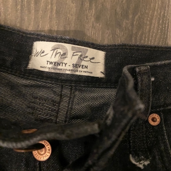 Free People distressed denim shorts - Picture 2 of 4